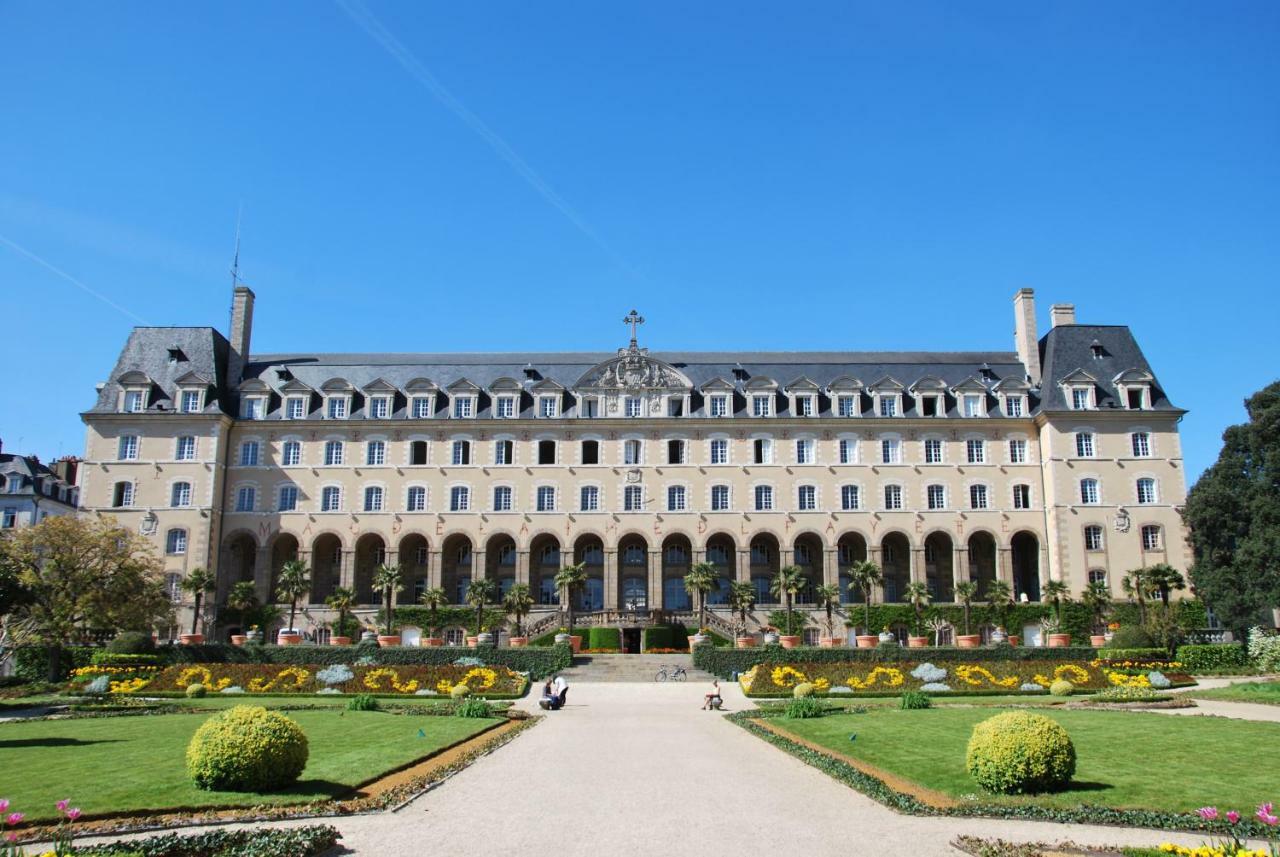 Au Detour De Rennes Acomodação com café da manhã Bruz Exterior foto